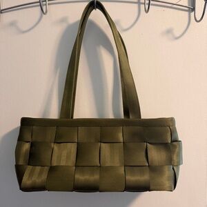 Harvey’s Seatbelt Bag Green Woven Shoulder Bag Small Structured Handbag
